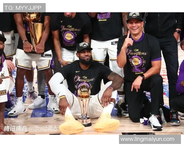 勒布朗·詹姆斯回归助湖人轻松制胜，奉献12次助攻的两双，点着对阵爵士的成功